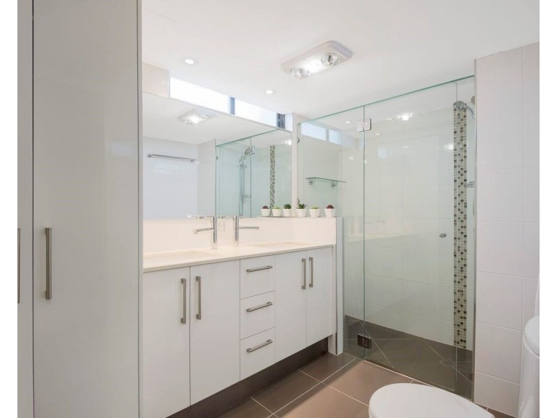 8A/973 Gold Coast Highway, Palm Beach QLD 4221