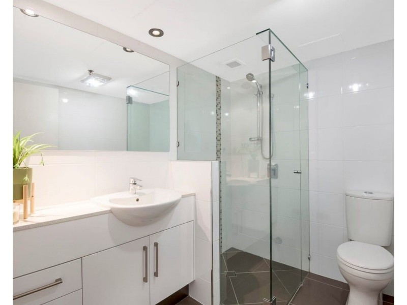 8A/973 Gold Coast Highway, Palm Beach QLD 4221