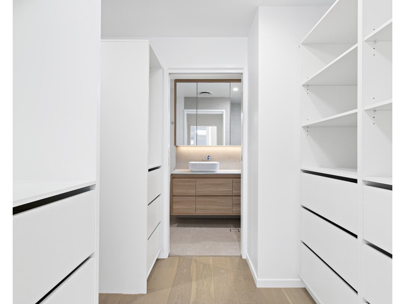 1303/7-11 Miles Street, Coolangatta QLD 4225