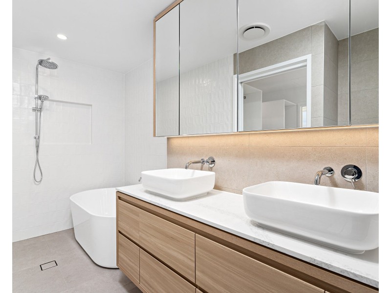 1303/7-11 Miles Street, Coolangatta QLD 4225