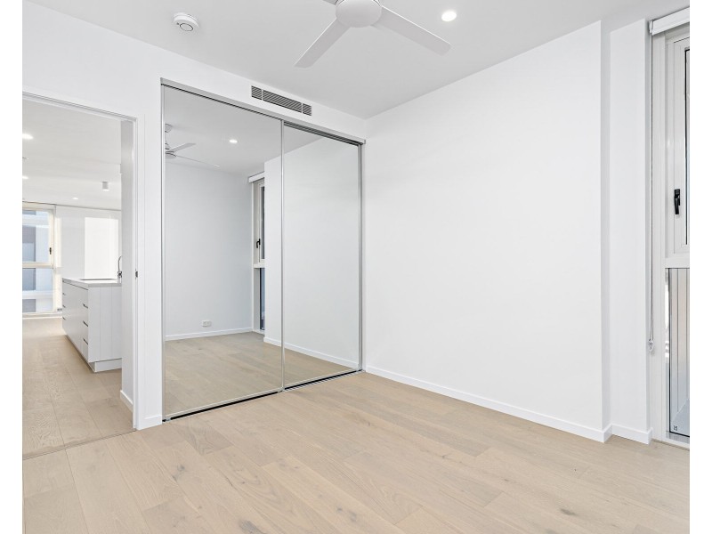 1303/7-11 Miles Street, Coolangatta QLD 4225