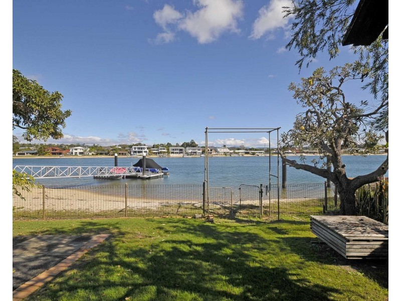 194 Tahiti Avenue, Palm Beach QLD 4221