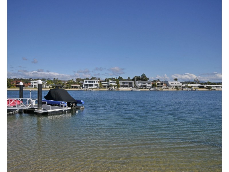 194 Tahiti Avenue, Palm Beach QLD 4221