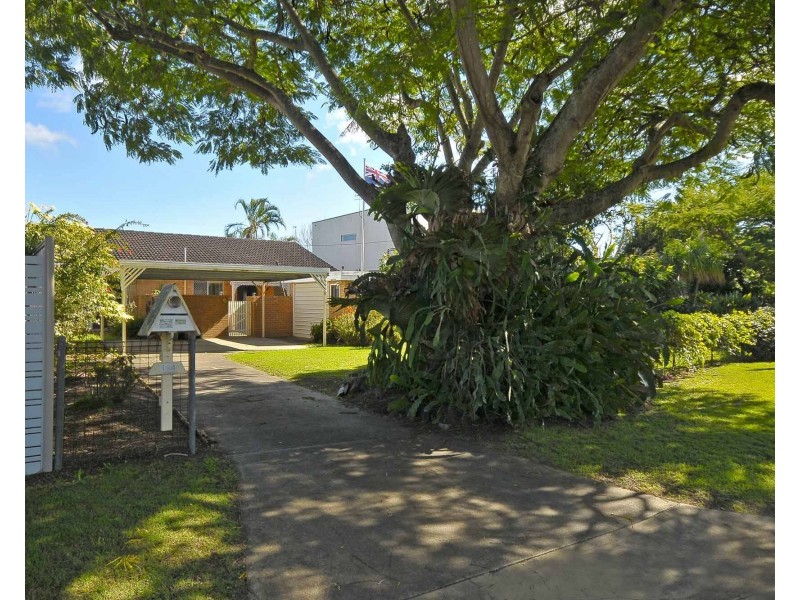 194 Tahiti Avenue, Palm Beach QLD 4221