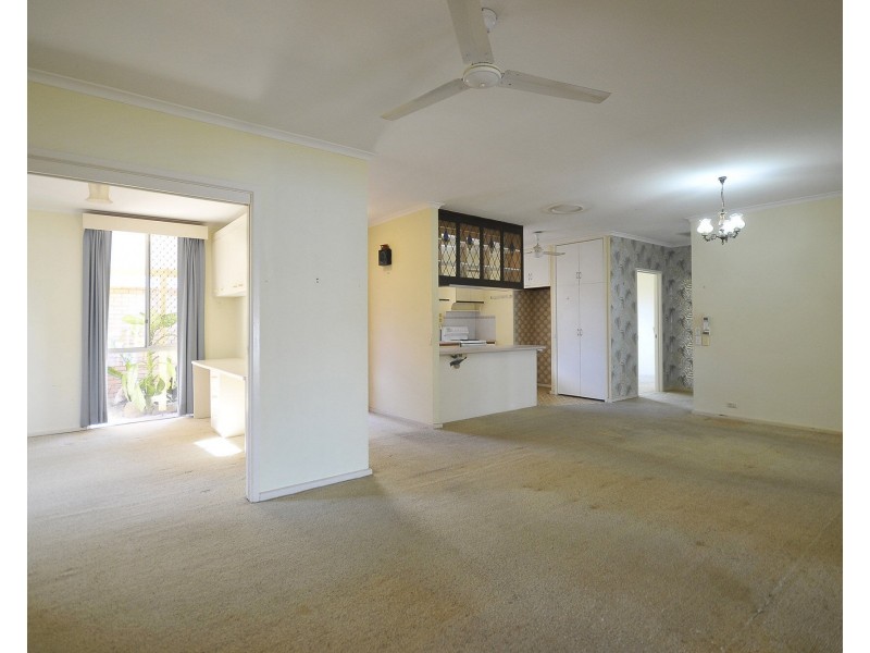 194 Tahiti Avenue, Palm Beach QLD 4221