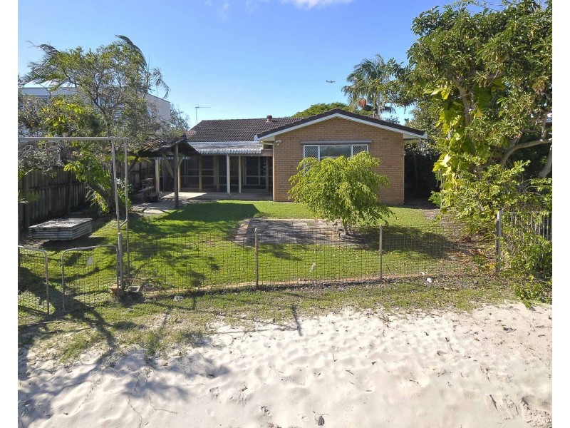 194 Tahiti Avenue, Palm Beach QLD 4221