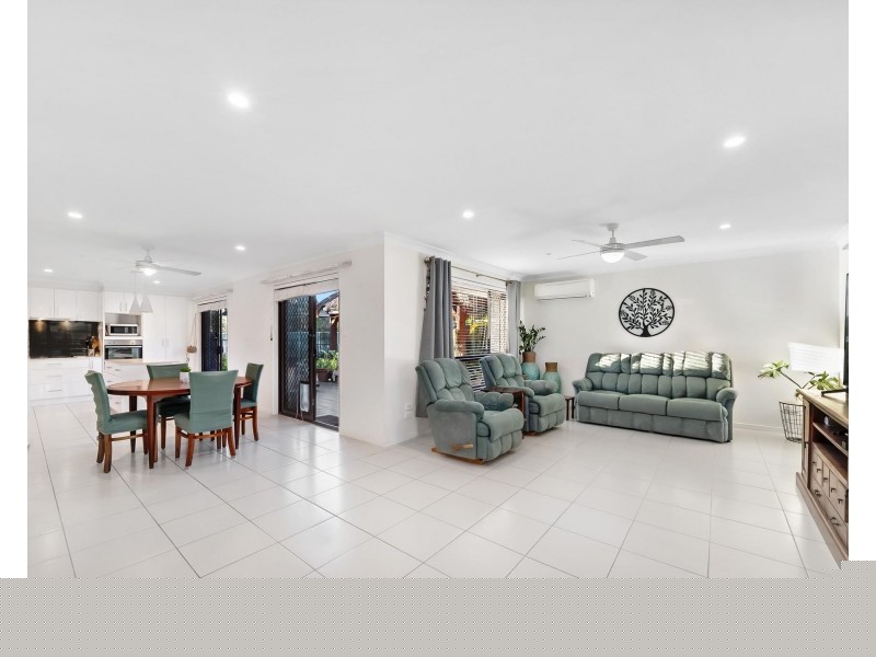 7 Carolina Close, Elanora QLD 4221