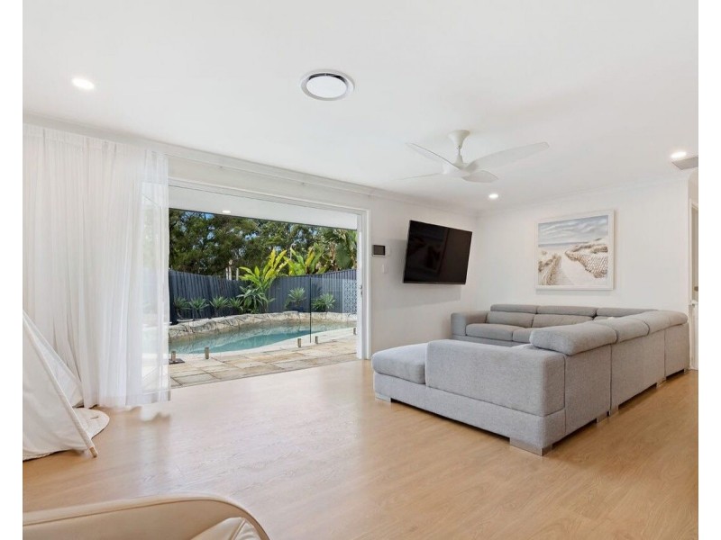 6 Karrinyup Place, Robina QLD 4226