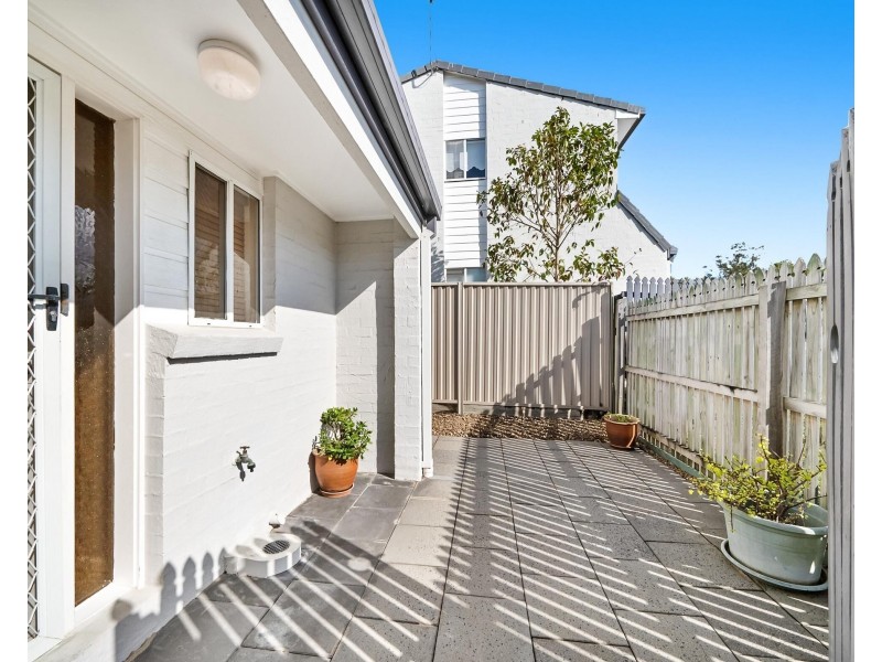 23/4 Itong Place, Currumbin Waters QLD 4223