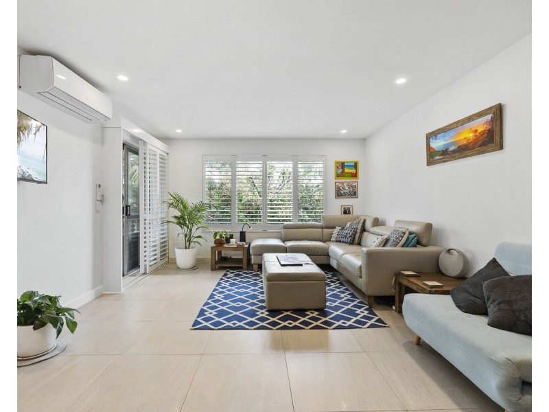 8/11 Nalla Court, Palm Beach QLD 4221