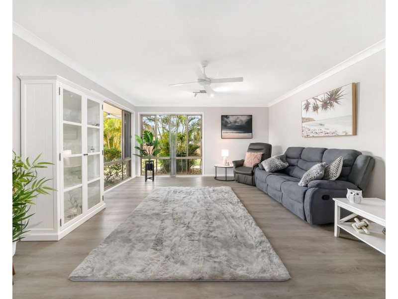 2 Avocado Street, Elanora QLD 4221