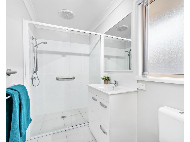 2 Avocado Street, Elanora QLD 4221