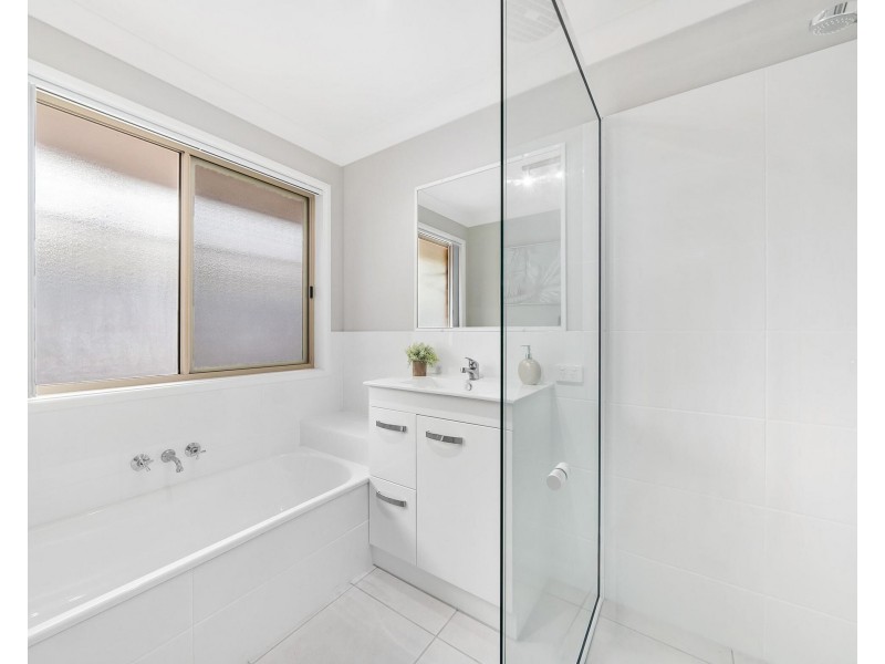 2 Avocado Street, Elanora QLD 4221
