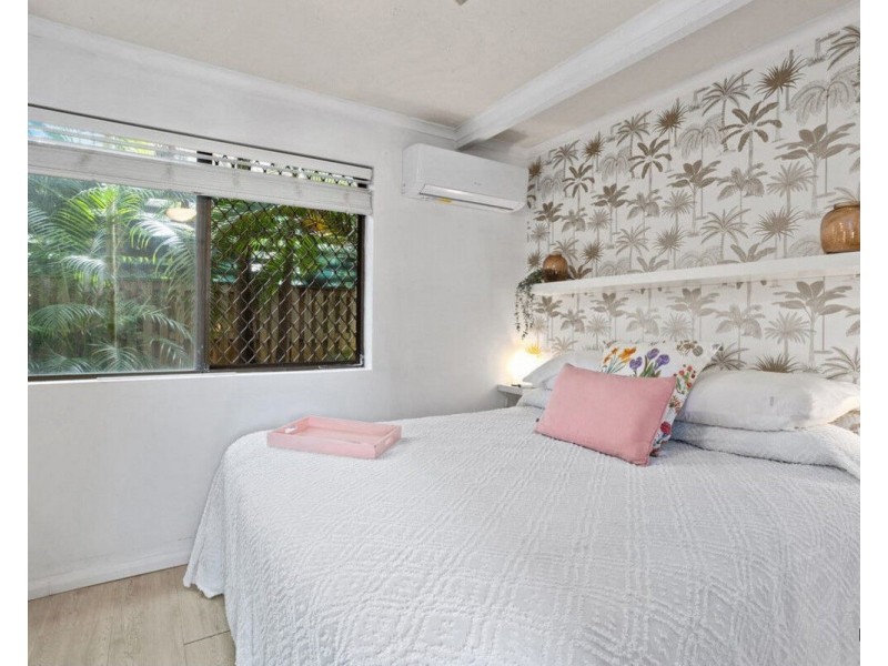 1/18 Murlong Crescent, Palm Beach QLD 4221