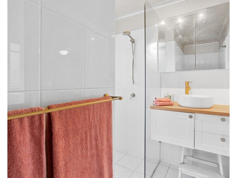 1/18 Murlong Crescent, Palm Beach QLD 4221