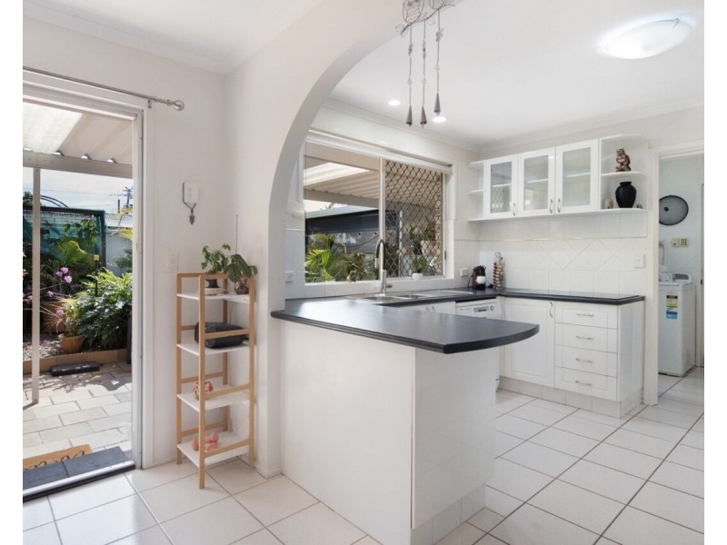 5 Bienvenue Drive, Currumbin Waters QLD 4223