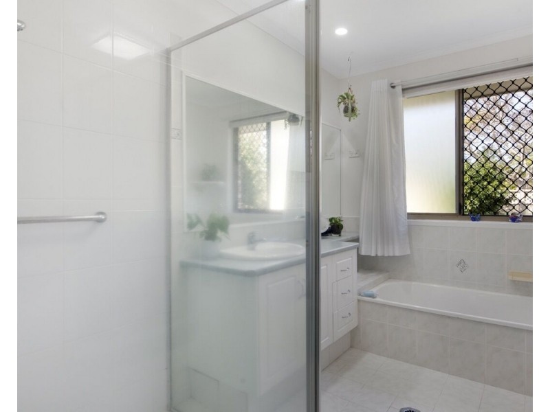 5 Bienvenue Drive, Currumbin Waters QLD 4223