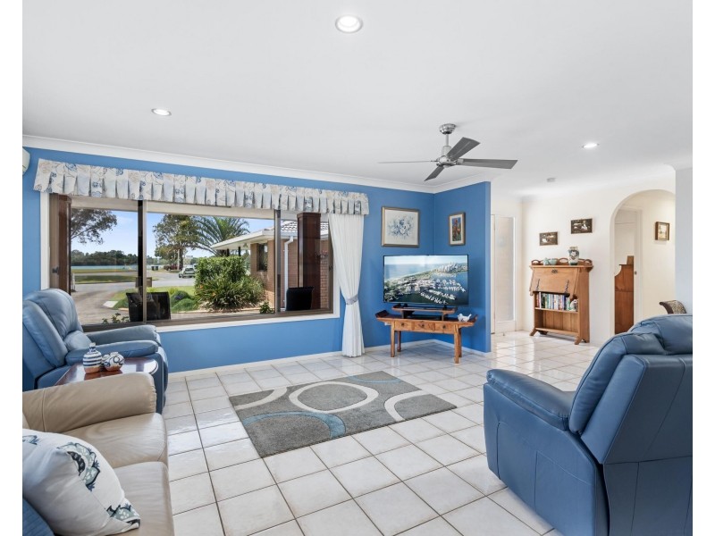 2/42 Keith Compton Drive, Tweed Heads NSW 2485