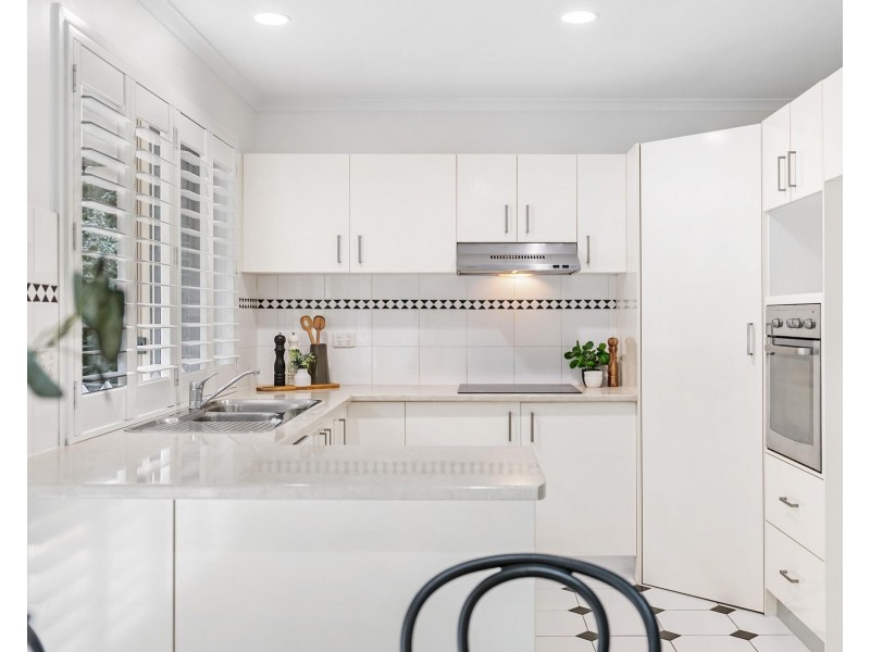 4 Fernleigh Court, Currumbin QLD 4223