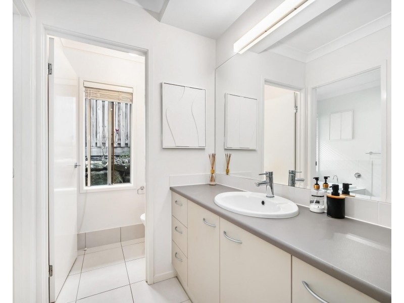 8 Stargate Court, Reedy Creek QLD 4227