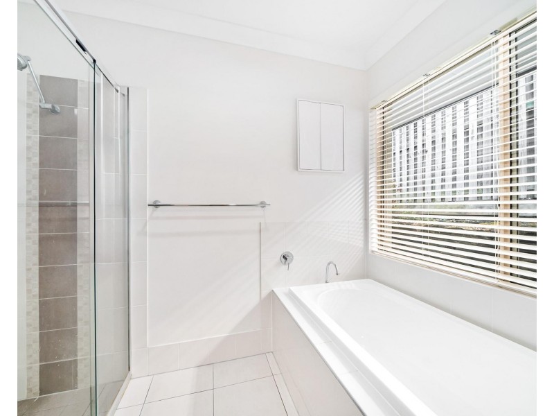 8 Stargate Court, Reedy Creek QLD 4227