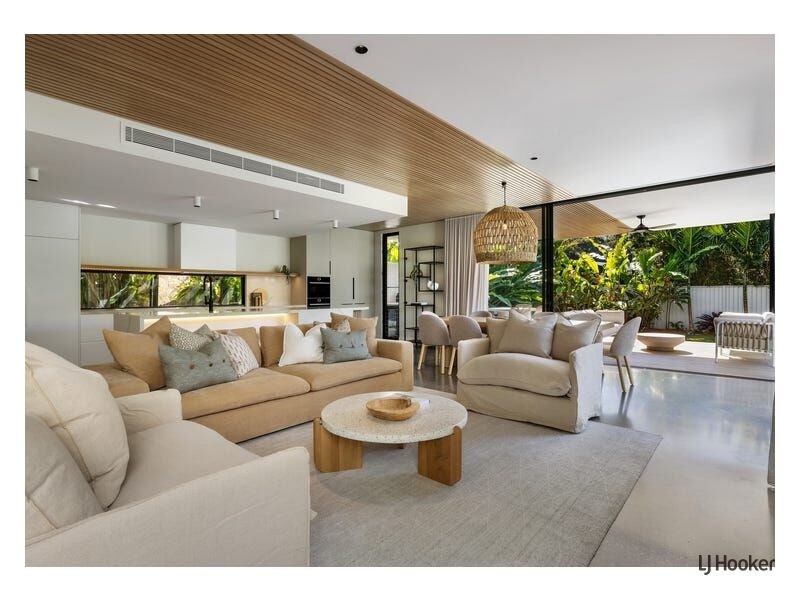 18 Bluejay Street, Burleigh Waters QLD 4220