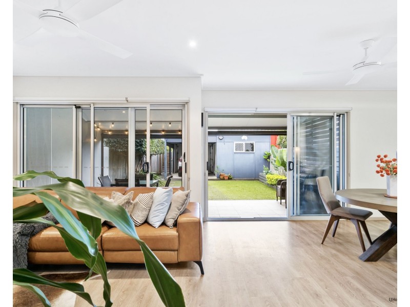 3/4 Border Drive North, Currumbin Waters QLD 4223