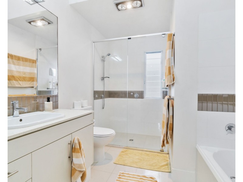 3/4 Border Drive North, Currumbin Waters QLD 4223
