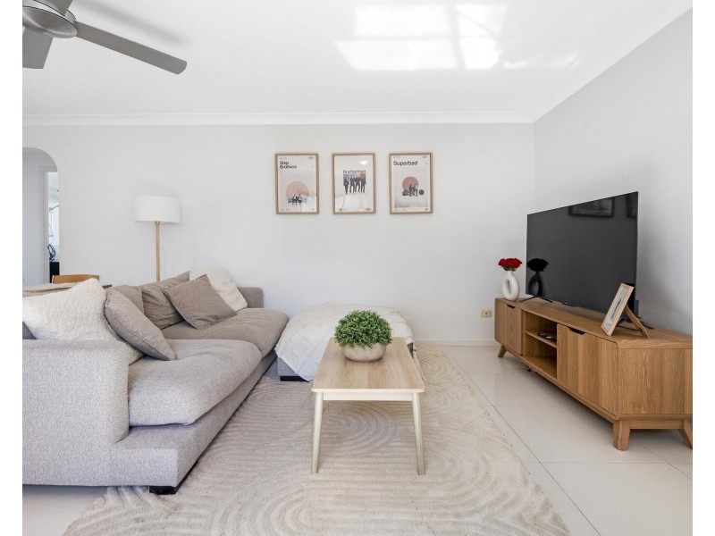 2/2032 Gold Coast Highway, Miami QLD 4220