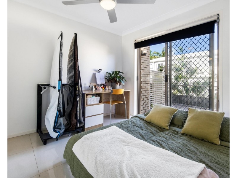 2/2032 Gold Coast Highway, Miami QLD 4220