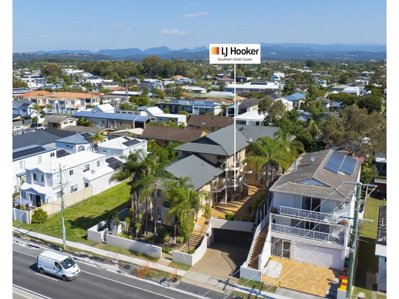 2/2032 Gold Coast Highway, Miami QLD 4220