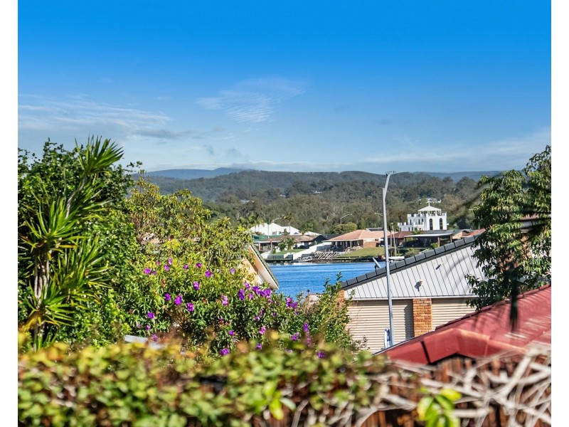 43 Angelica Street, Elanora QLD 4221