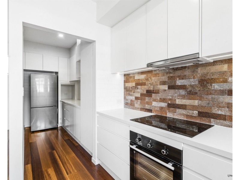 2/27 Burleigh Street, Burleigh Heads QLD 4220