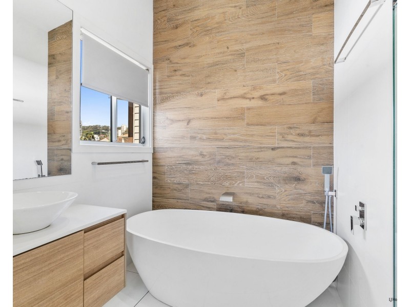 2/27 Burleigh Street, Burleigh Heads QLD 4220