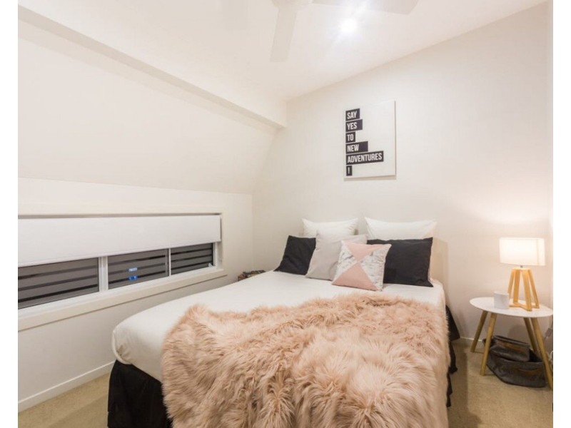 2/27 Burleigh Street, Burleigh Heads QLD 4220