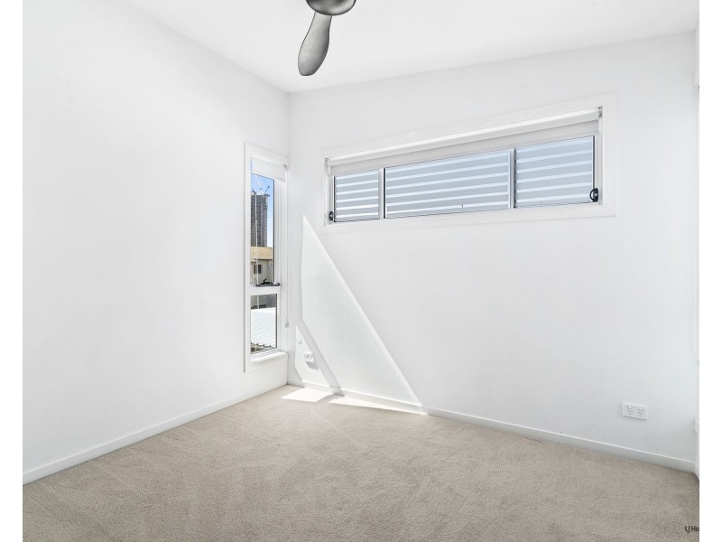 2/27 Burleigh Street, Burleigh Heads QLD 4220