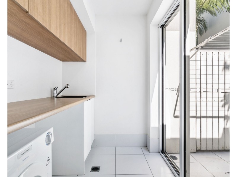 2/27 Burleigh Street, Burleigh Heads QLD 4220