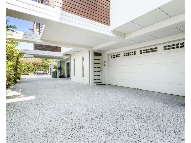 2/27 Burleigh Street, Burleigh Heads QLD 4220