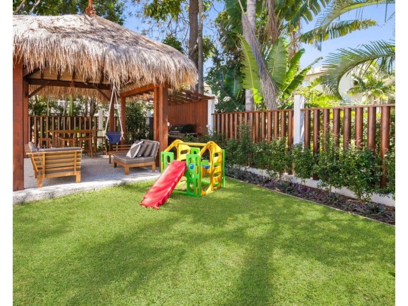 2/27 Burleigh Street, Burleigh Heads QLD 4220