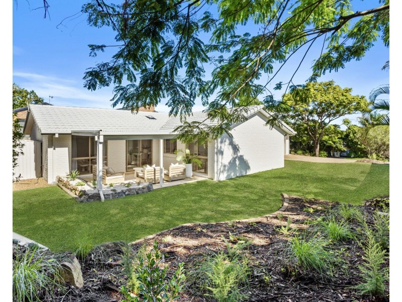 75 Bienvenue Drive, Currumbin Waters QLD 4223