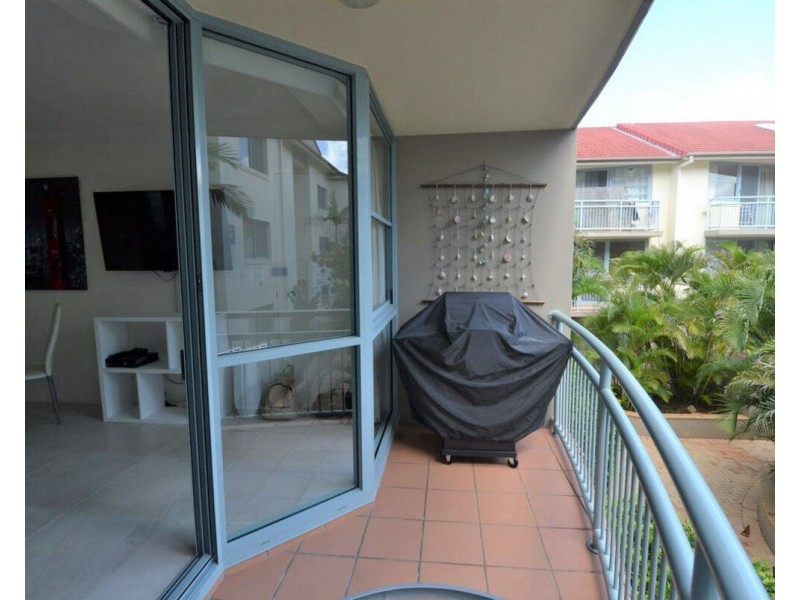 208/92-96 Musgrave Street, Coolangatta QLD 4225