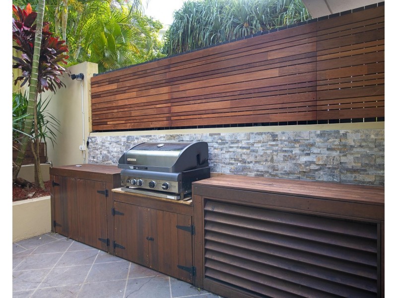 2075/1 Ocean Street, Burleigh Heads QLD 4220