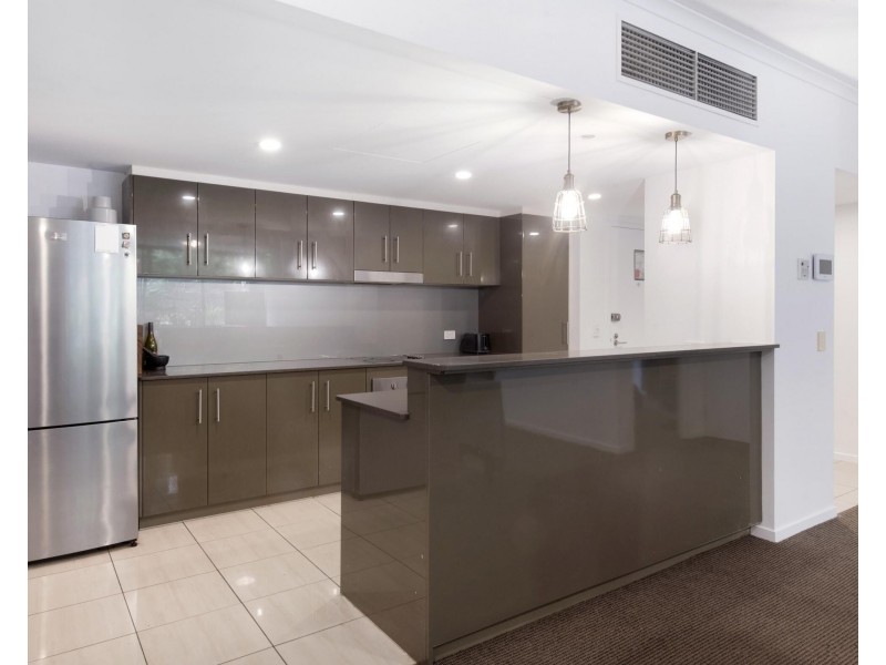 2075/1 Ocean Street, Burleigh Heads QLD 4220