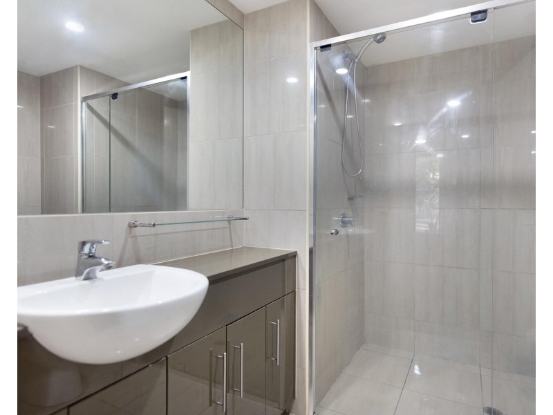 2075/1 Ocean Street, Burleigh Heads QLD 4220