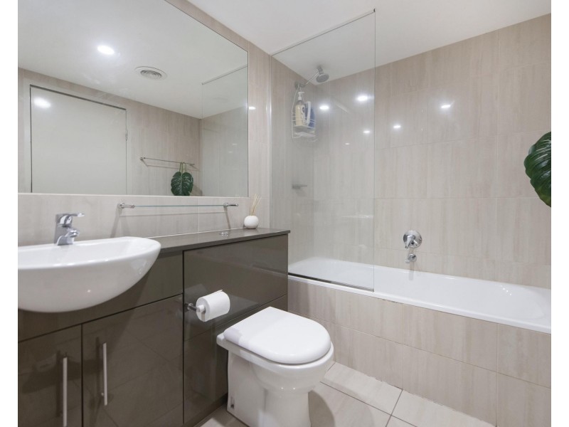 2075/1 Ocean Street, Burleigh Heads QLD 4220