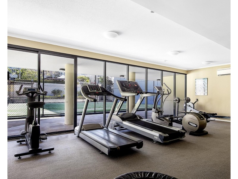 2075/1 Ocean Street, Burleigh Heads QLD 4220