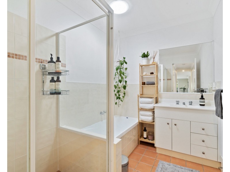 11/27 Tallebudgera Creek Road, Burleigh Heads QLD 4220