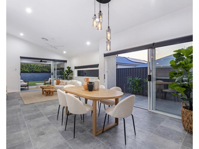 5 Fry Court, Pimpama QLD 4209