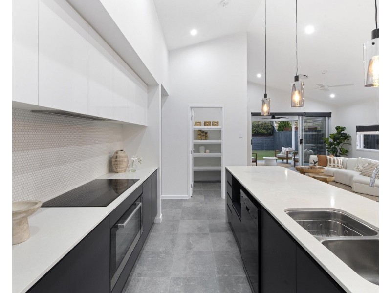 5 Fry Court, Pimpama QLD 4209