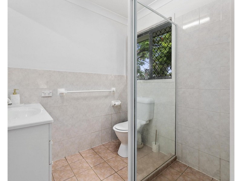 1/4 Tahiti Avenue, Palm Beach QLD 4221